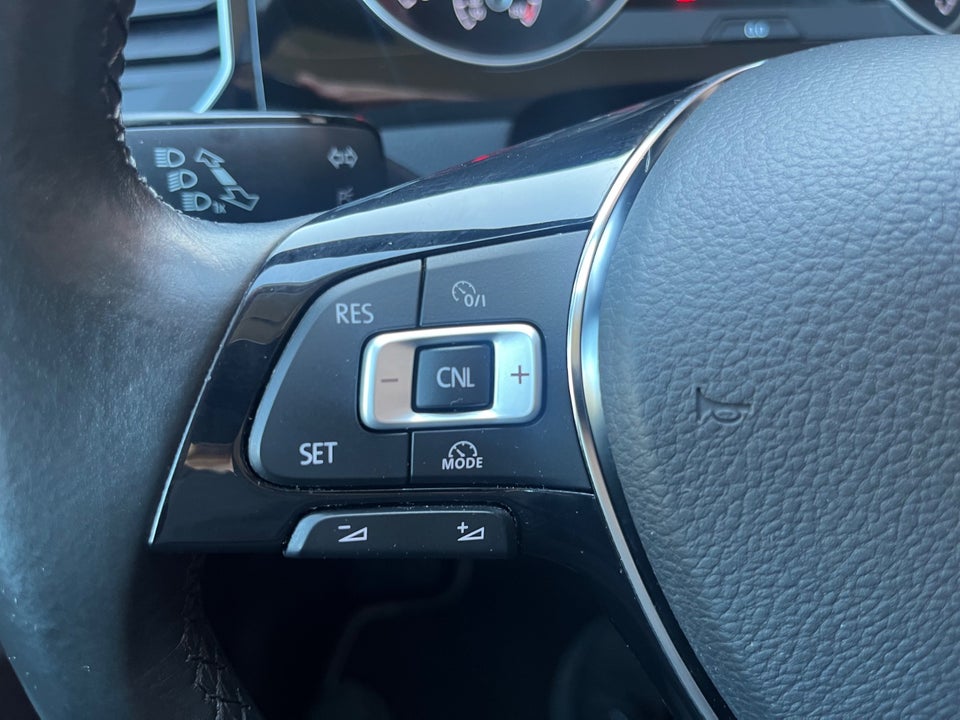 VW Golf Sportsvan 1,4 TSi 125 Highline BMT 5d