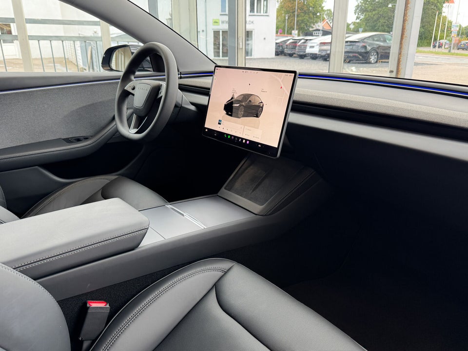 Tesla Model 3 RWD 4d