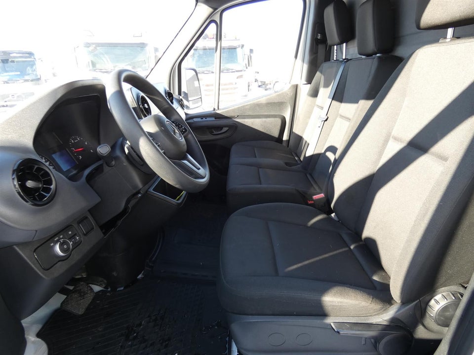 Mercedes Sprinter 317 2,0 CDi A3 Chassis aut. RWD 2d