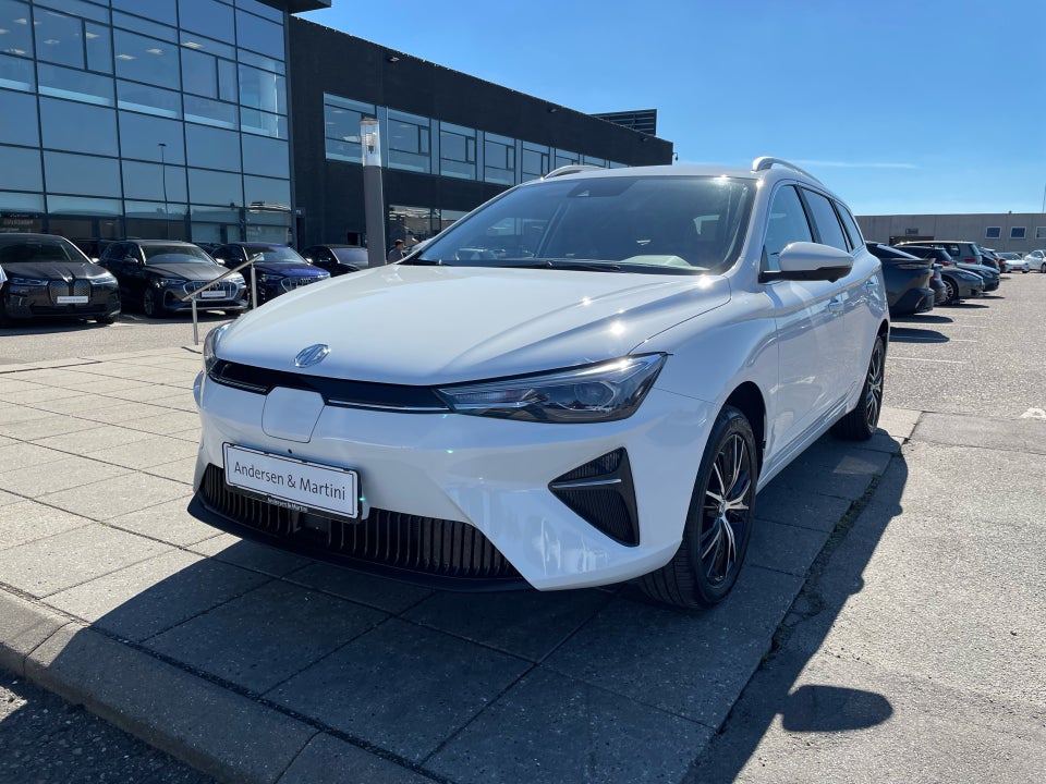 MG MG5 50 Luxury 5d