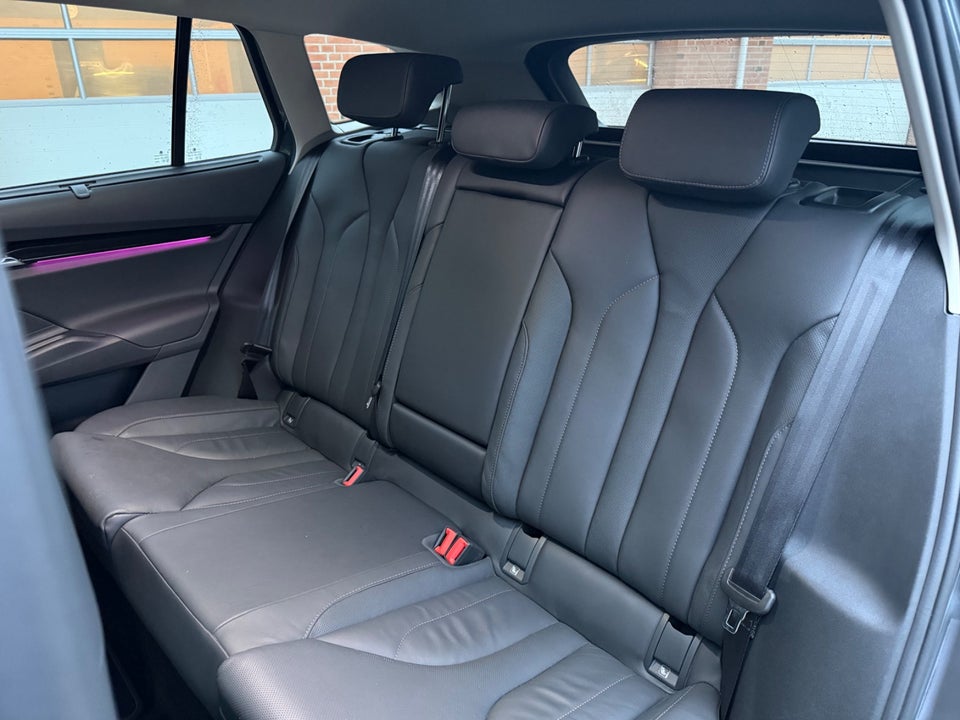 Skoda Enyaq 80 iV Suite 5d