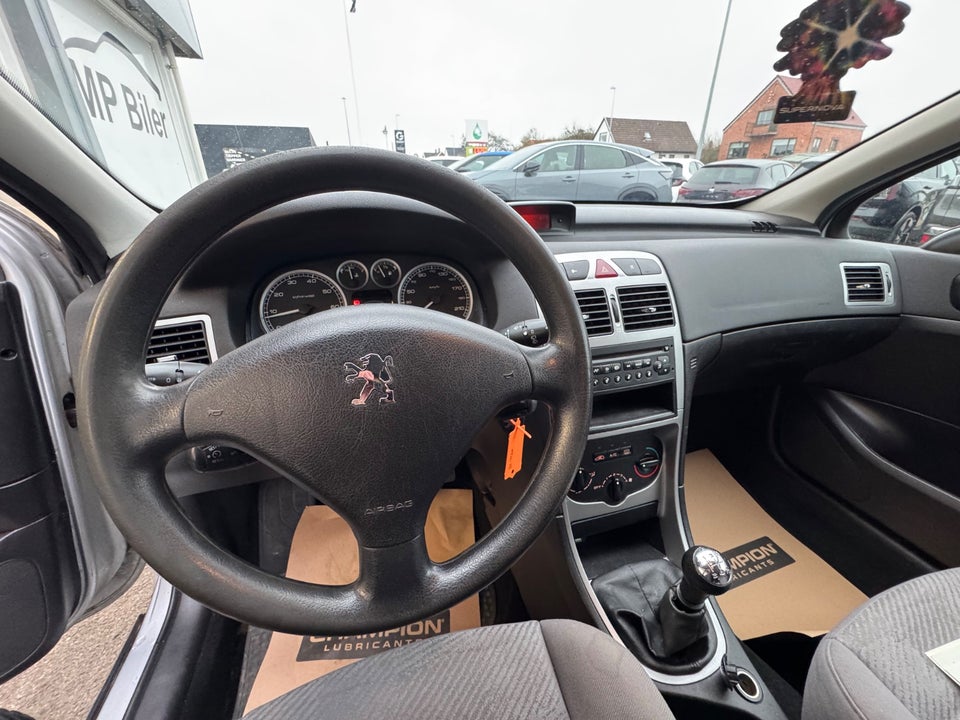 Peugeot 307 1,6 XR stc. 5d