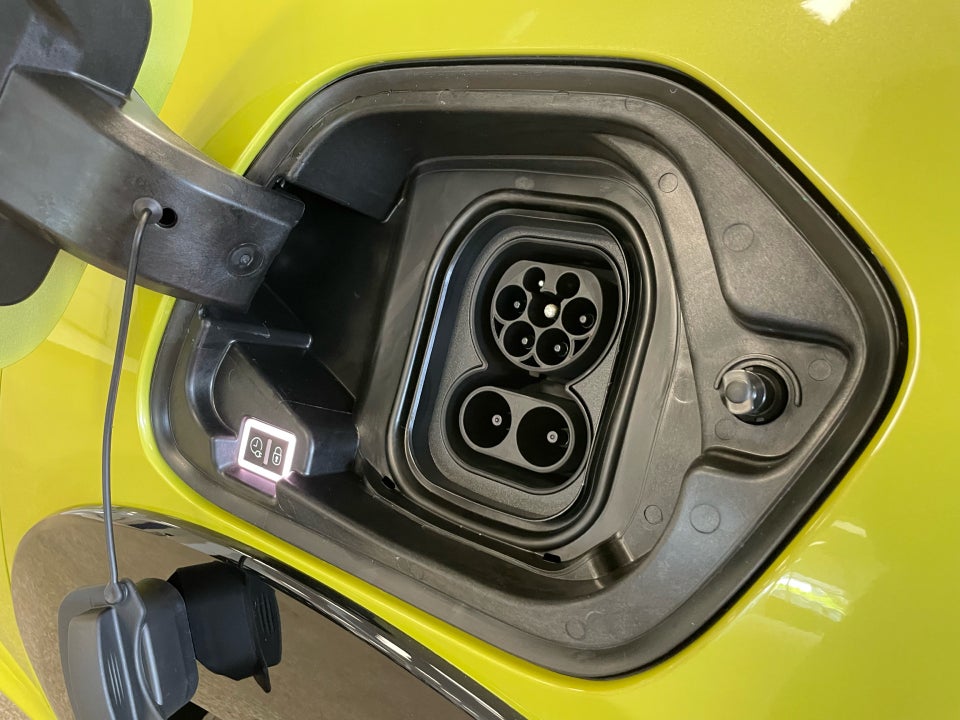 Peugeot e-208 54 GT 5d