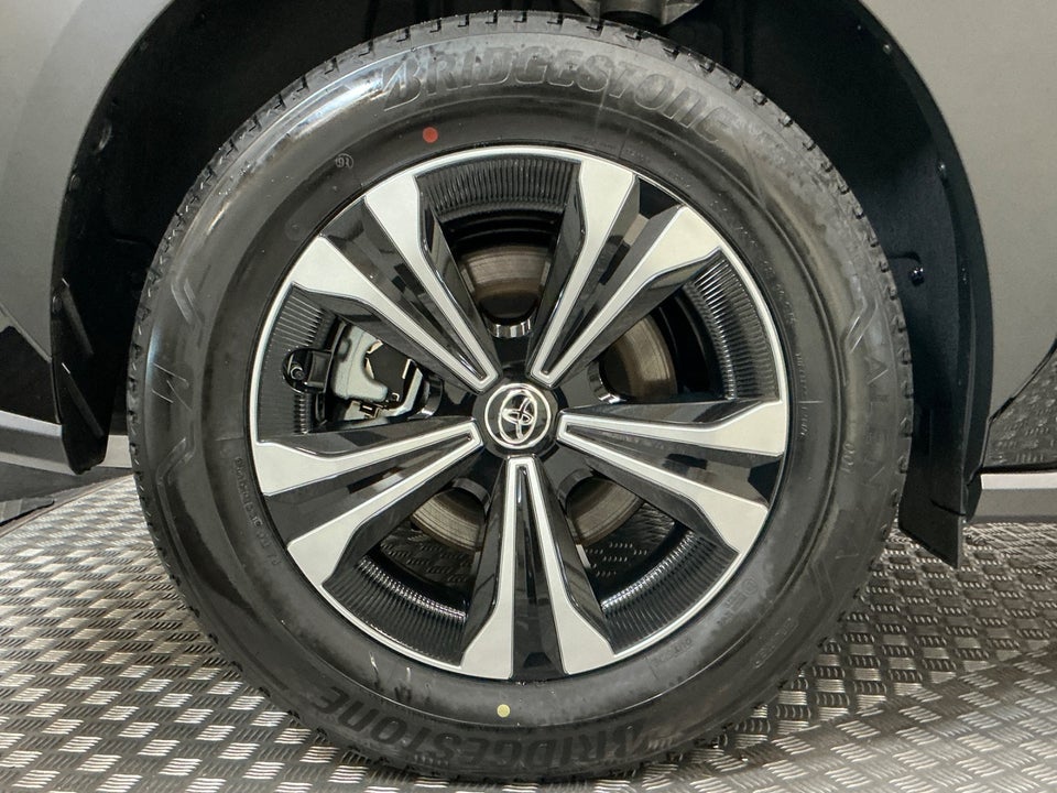 Toyota bZ4X Executive 5d