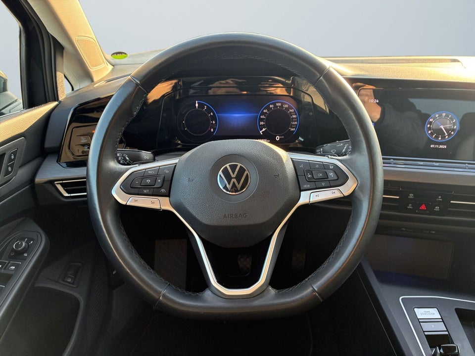 VW Golf VIII 1,4 eHybrid DSG 5d