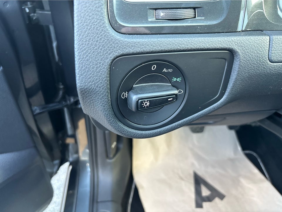 VW Golf VII 1,0 TSi 85 Trendline 5d