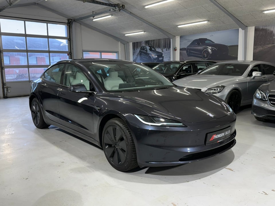 Tesla Model 3 Long Range AWD 4d