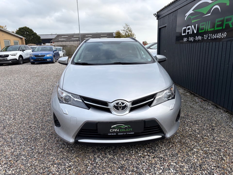 Toyota Auris 1,3 VVT-i T1+ Touring Sports 5d