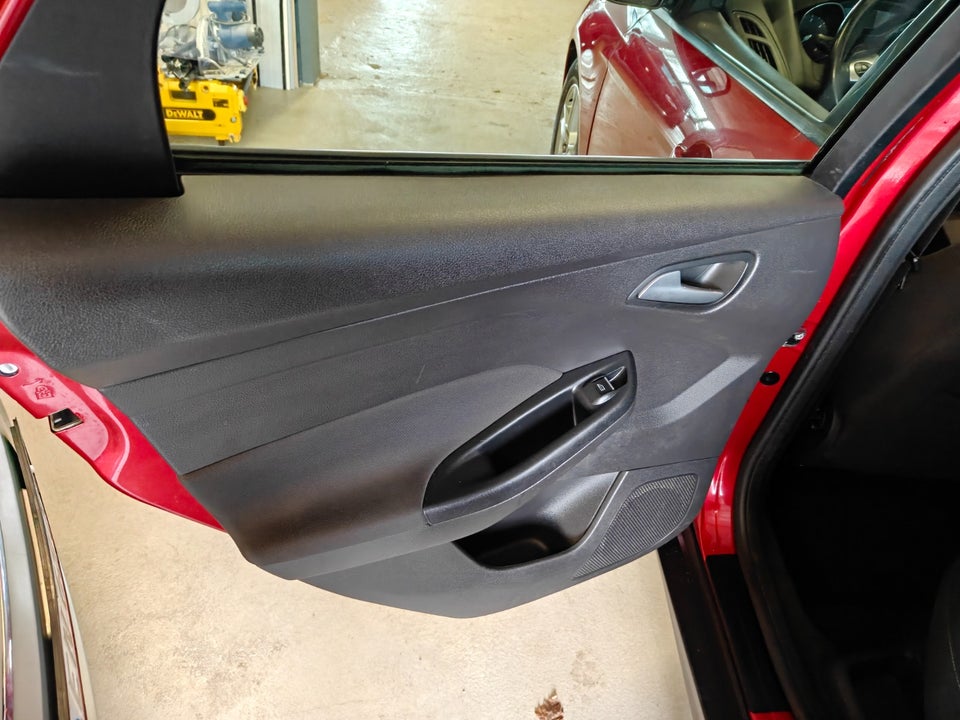 Ford Focus 1,6 TDCi 95 Edition stc. 5d