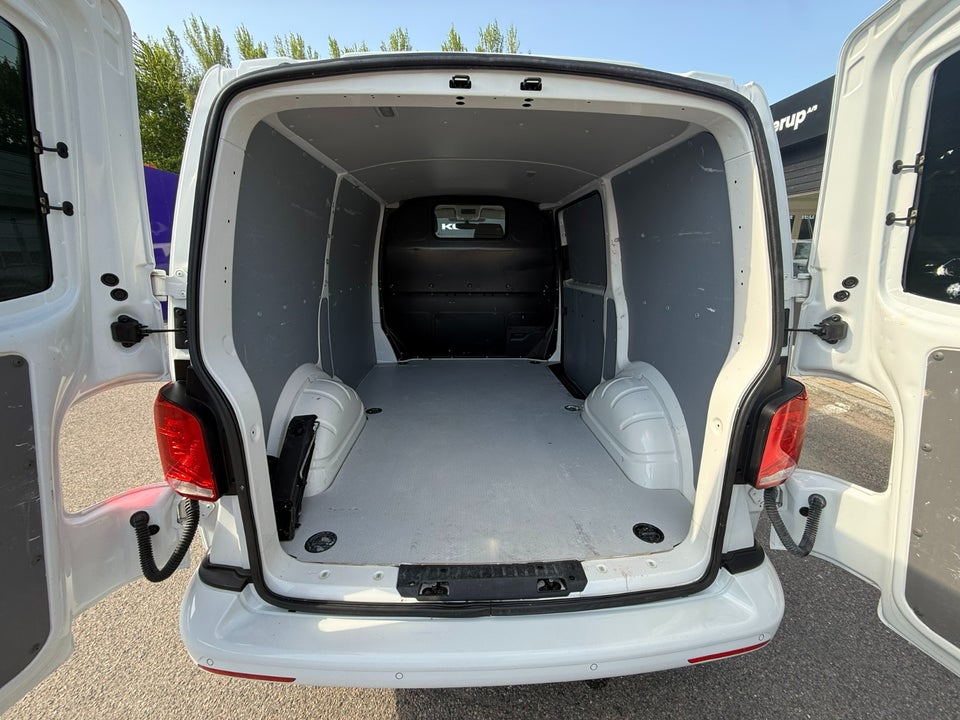 VW Transporter 2,0 TDi 199 Kassevogn DSG 4Motion kort