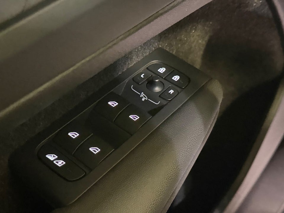 Volvo EX40 Twin Black Edition 5d