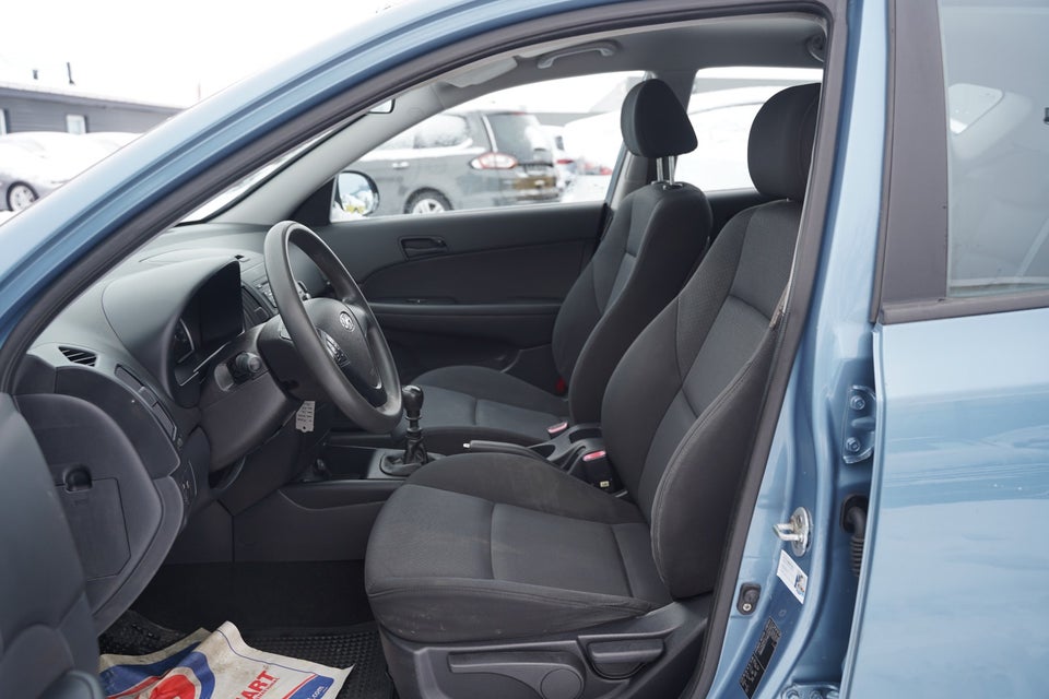 Hyundai i30 1,6 CRDi 90 Classic 5d