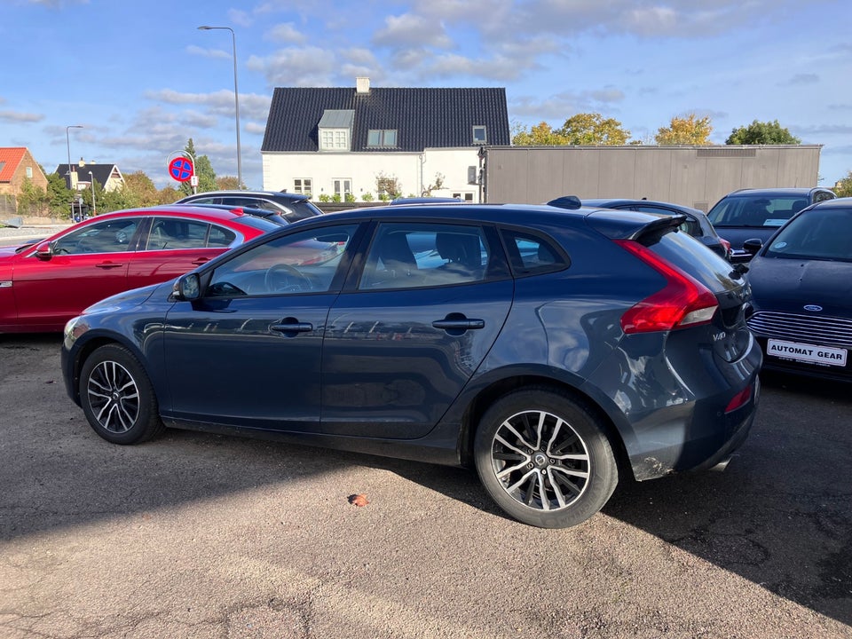 Volvo V40 2,0 D3 150 Momentum aut. 5d