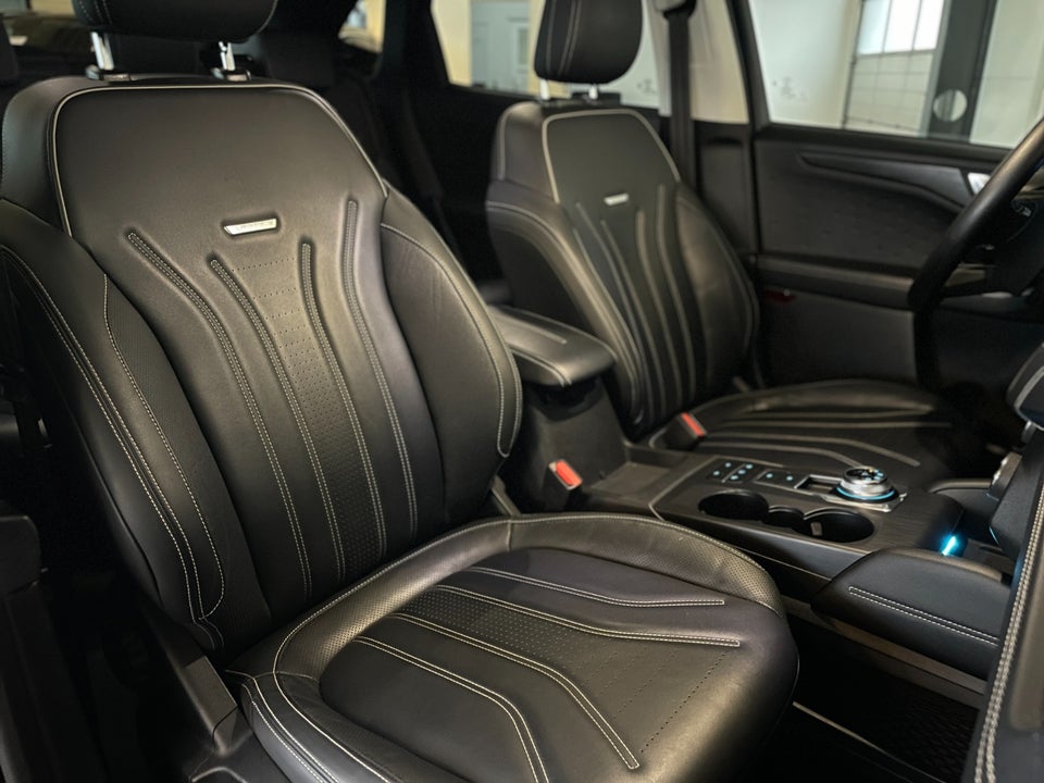 Ford Kuga 2,5 PHEV Vignale CVT 5d