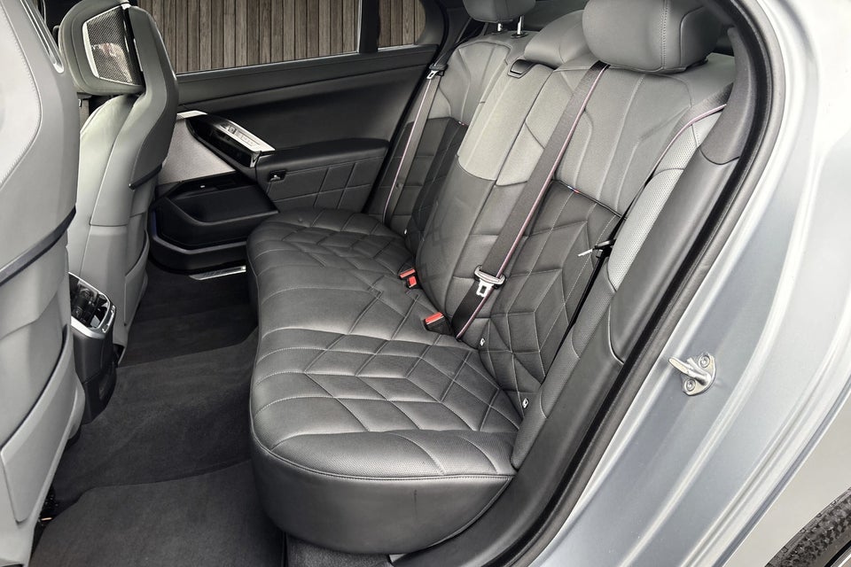 BMW i7 xDrive60 M-Sport 4d