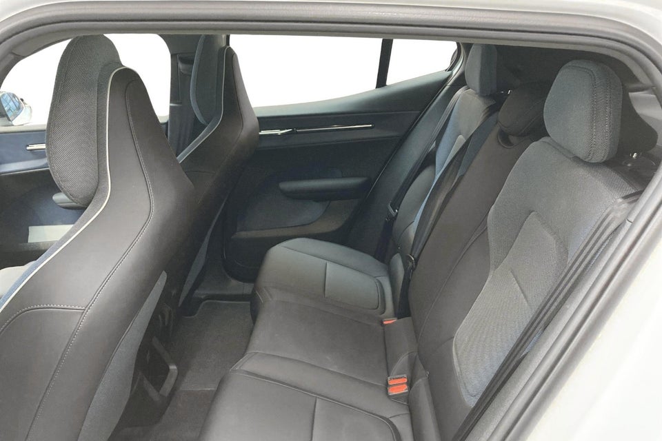 Volvo EX30 Extended Range Plus 5d