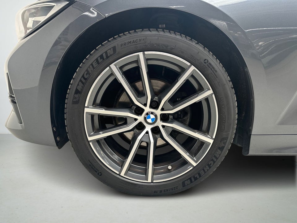 BMW 320d 2,0 Touring Connected aut. 5d