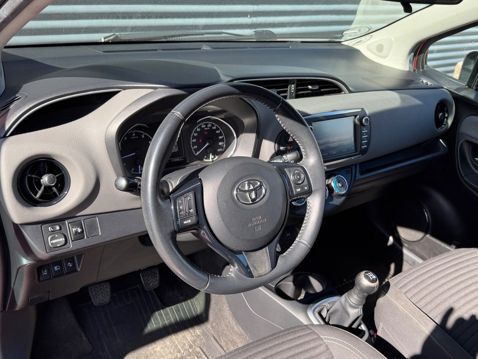 Toyota Yaris 1,0 VVT-i T2 5d