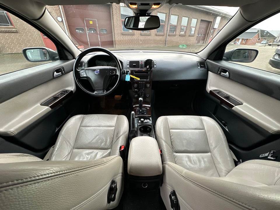 Volvo V50 2,4i Summum aut. 5d