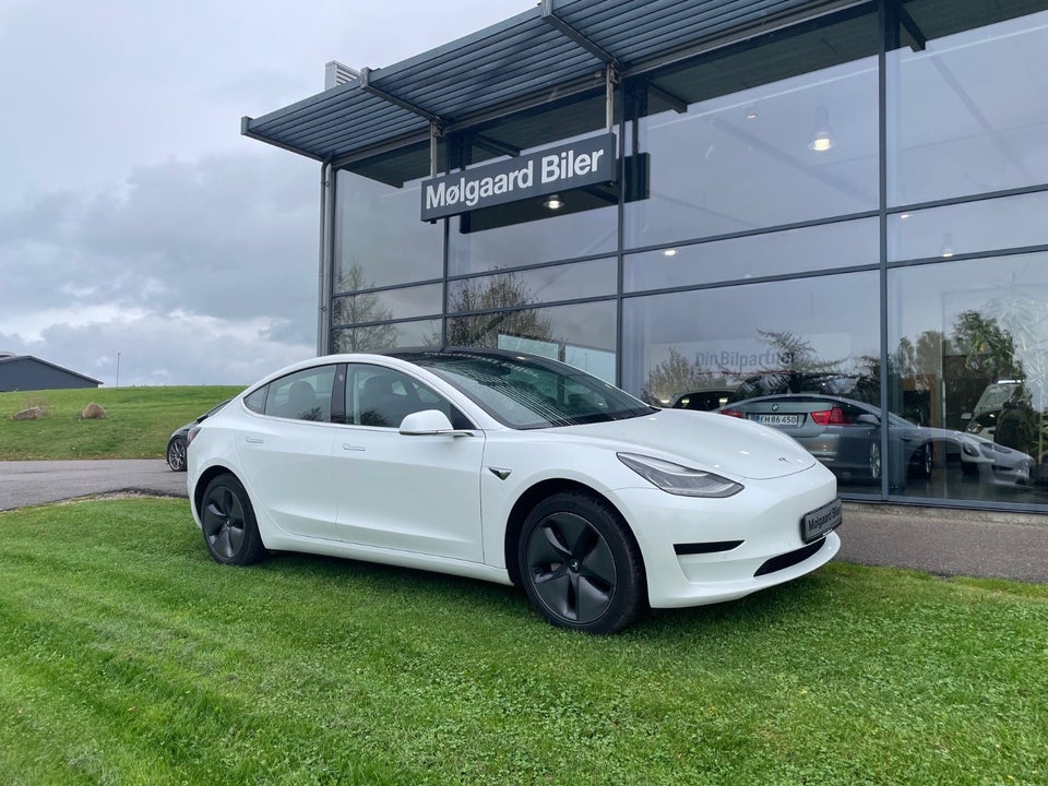 Tesla Model 3 Standard Range+ RWD 4d