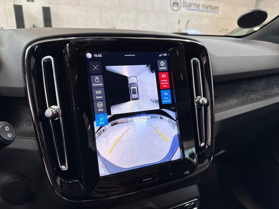 Volvo EX40 Extended Range Black Edition Excess 5d