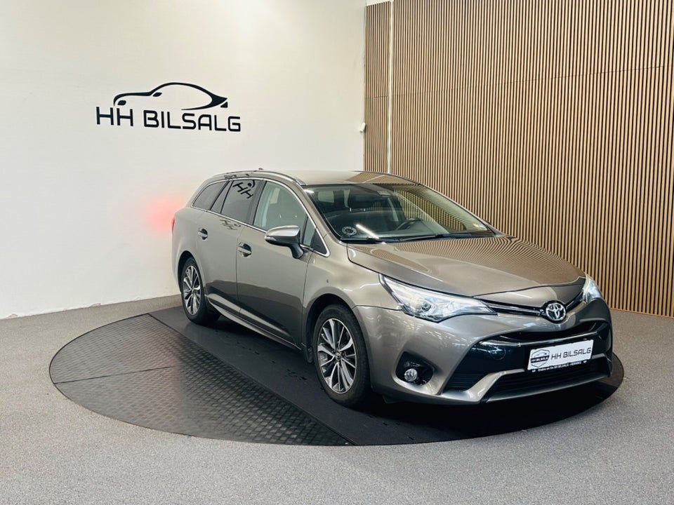 Toyota Avensis 1,8 VVT-i T2 Touring Sports 5d