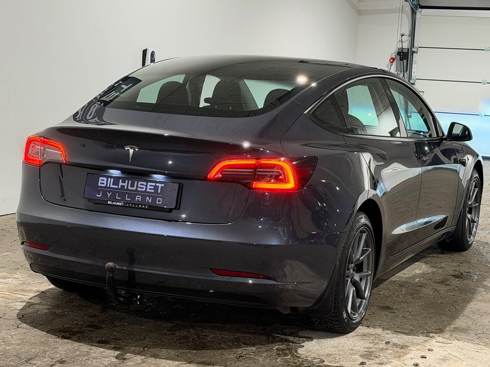 Tesla Model 3 RWD 4d