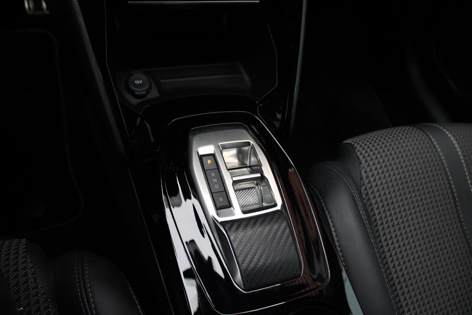 Peugeot e-208 50 GT 5d