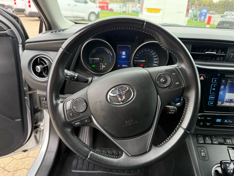 Toyota Auris 1,8 Hybrid H2 Comfort CVT 5d