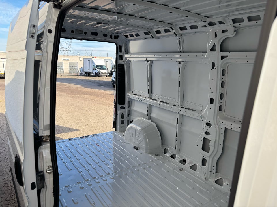 Fiat Ducato 35 Maxi 2,2 MJT 180 Kassevogn L3H2 Pro aut.