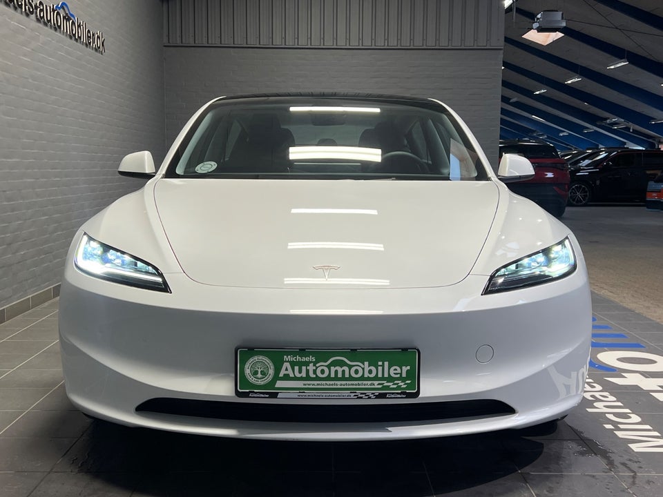 Tesla Model 3 Long Range AWD 4d