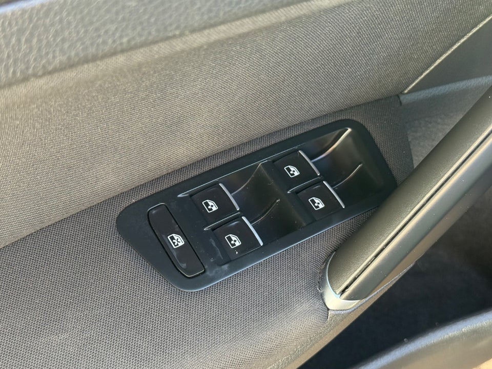 VW Golf VII 1,5 TSi 150 Highline Variant DSG 5d