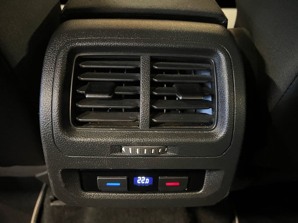 VW Touran 1,6 TDi 115 Comfortline Connect DSG 7prs 5d