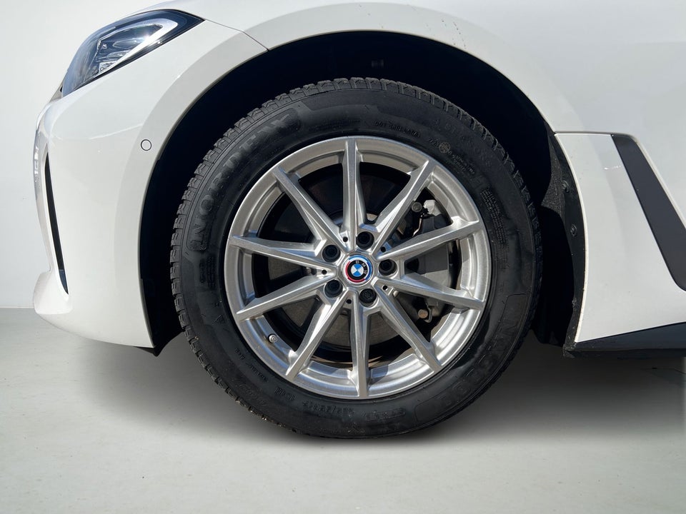 BMW i4 eDrive40 Charged 5d