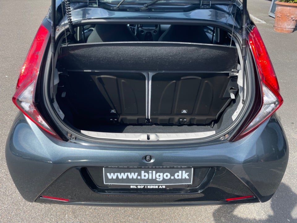 Toyota Aygo 1,0 VVT-i x-plore 5d