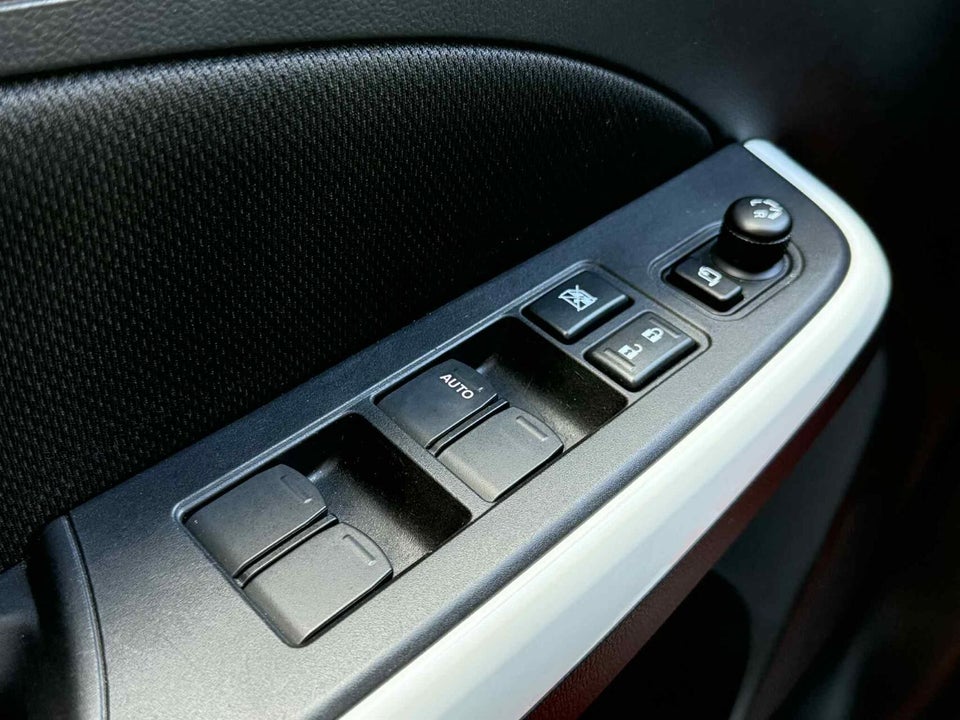 Suzuki Swift 1,2 Dualjet Exclusive CVT 5d