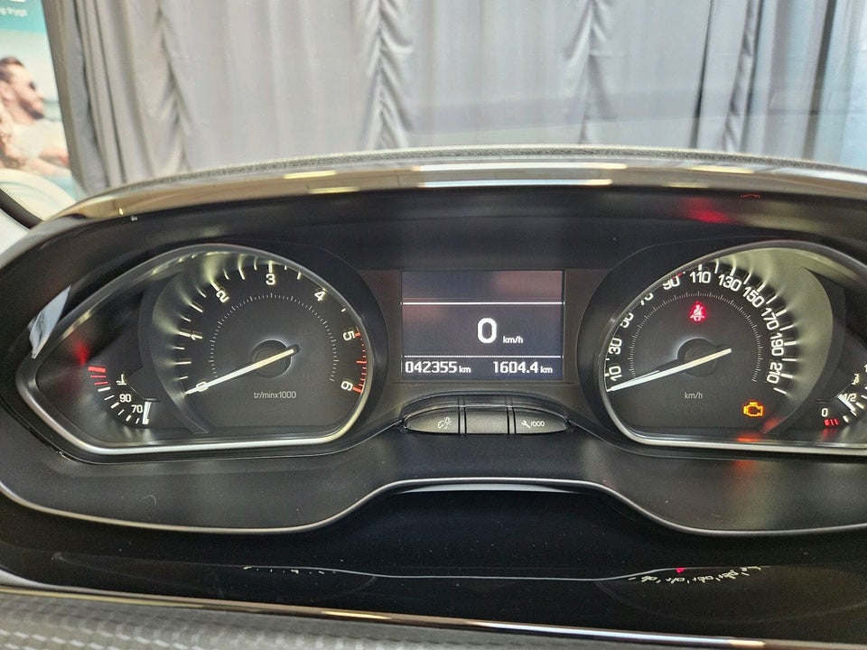 Peugeot 208 1,5 BlueHDi 100 Prestige Sky 5d