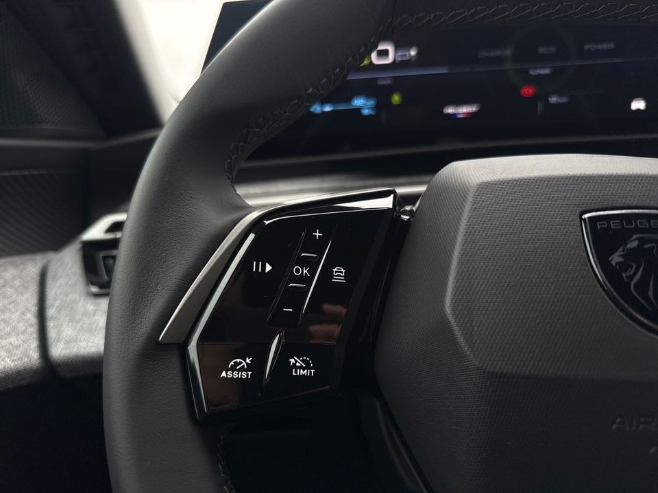Peugeot e-5008 77 Allure 7prs 5d