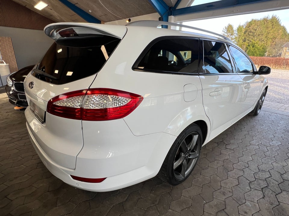 Ford Mondeo 2,5 20V Turbo Titanium stc. 5d