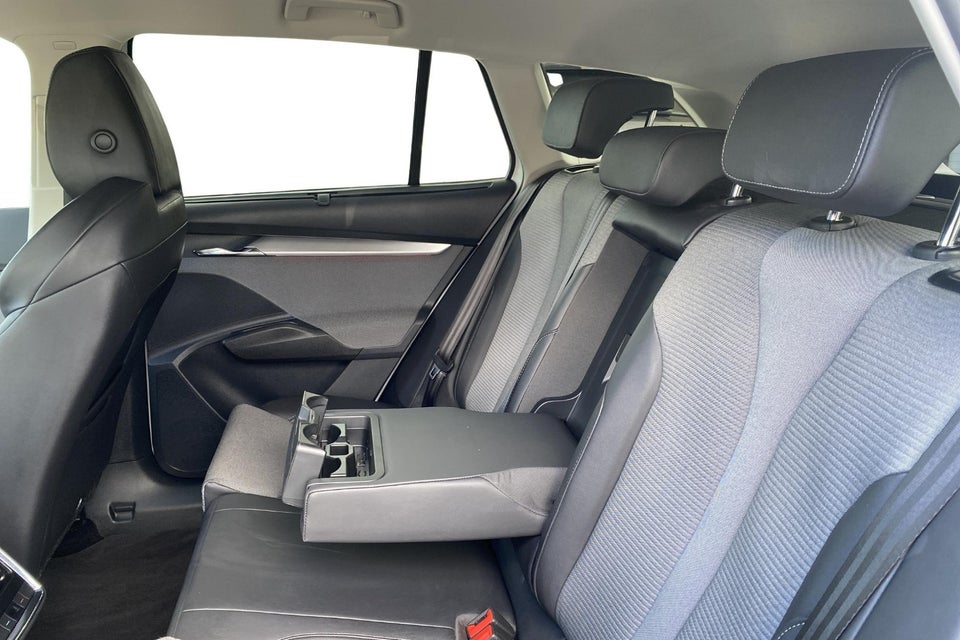 Skoda Enyaq 60 iV Loft 5d
