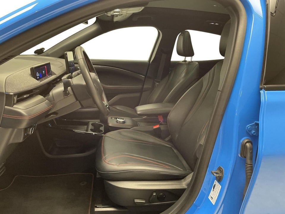 Ford Mustang Mach-E 98 Premium Extended Range AWD 5d