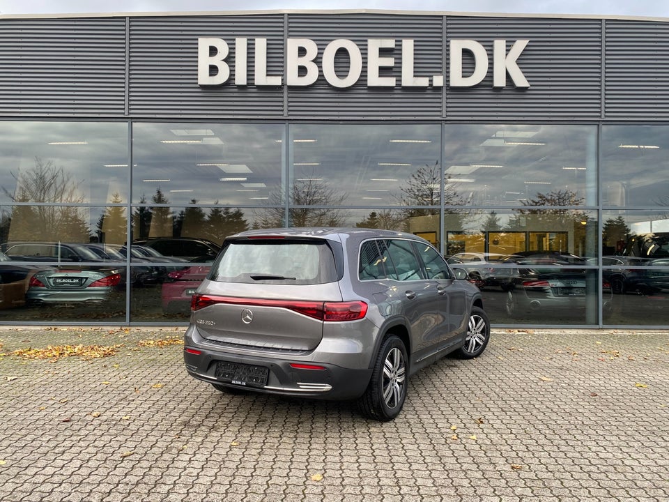 Mercedes EQB250+ Progressive 5d