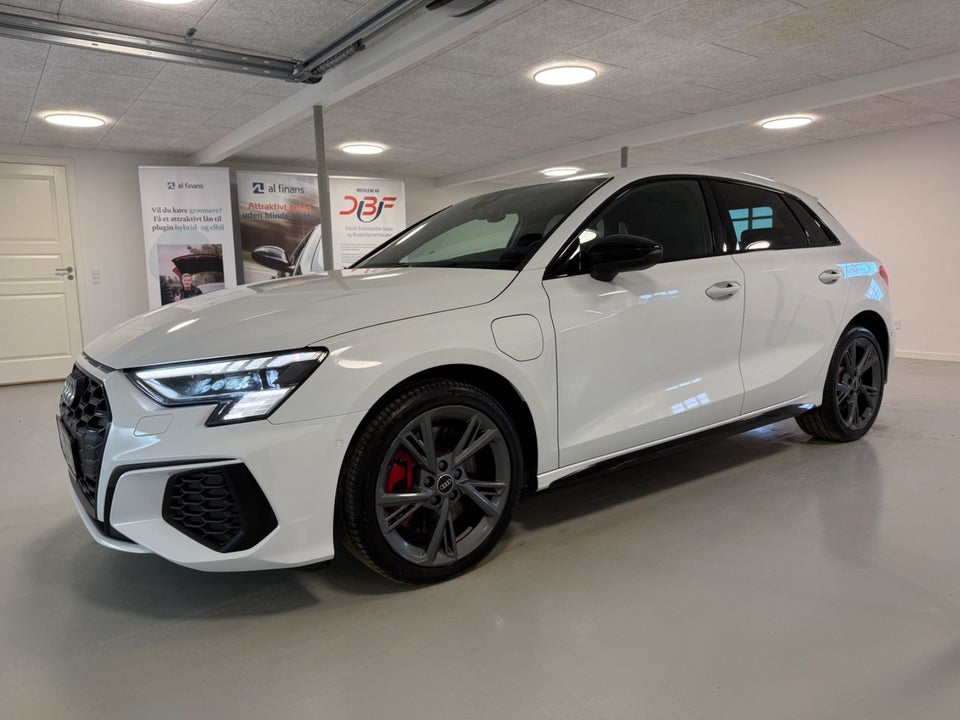Audi A3 45 TFSi e S-line Sportback S-tr. 5d