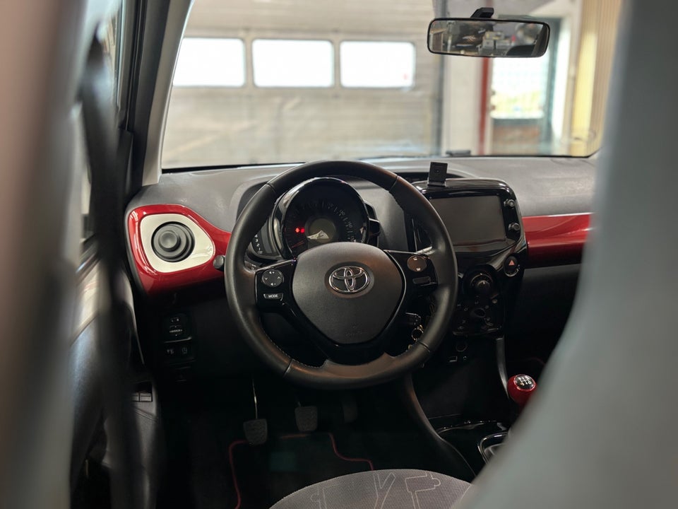 Toyota Aygo 1,0 VVT-i x-pose 5d