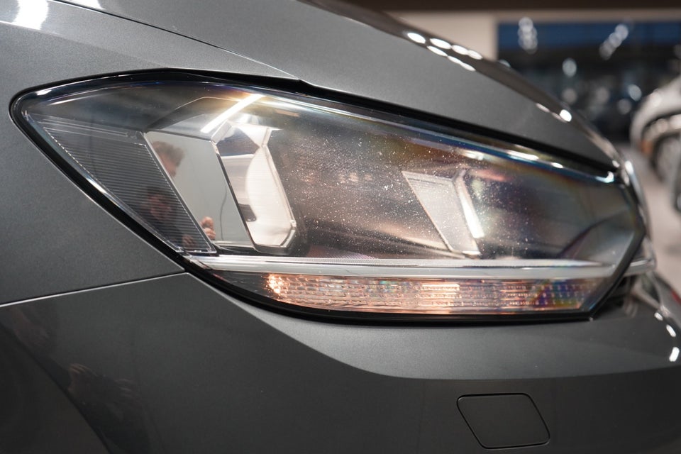 VW Touran 1,6 TDi 115 Comfortline Connect DSG 7prs 5d