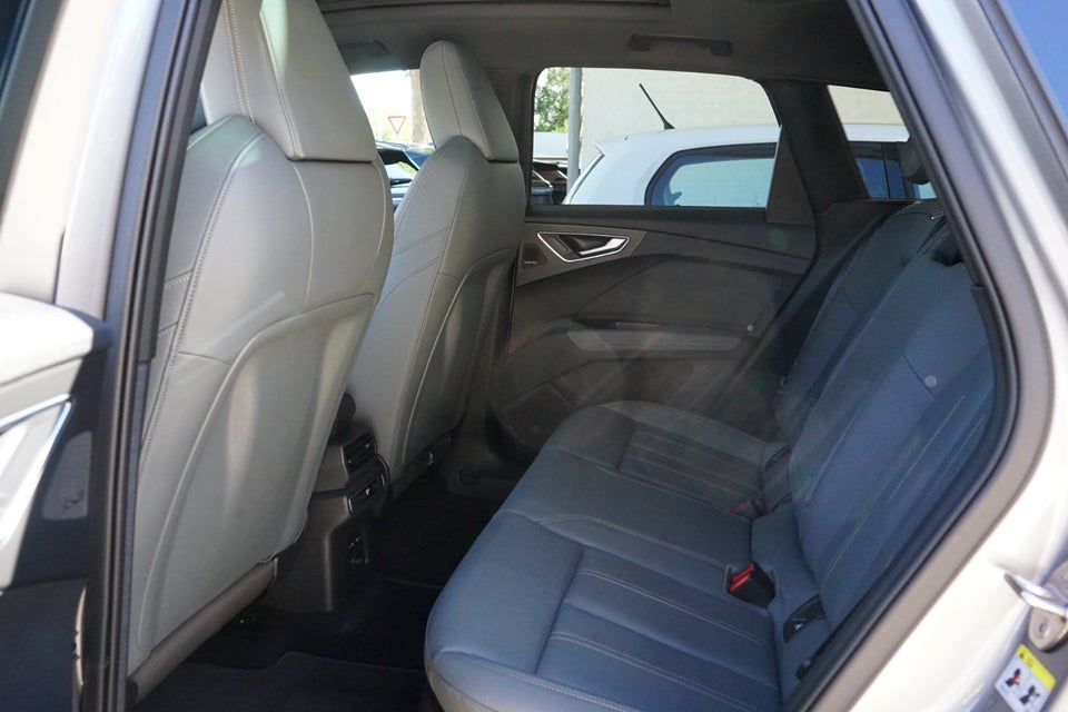 Audi Q4 e-tron 50 edition one quattro 5d