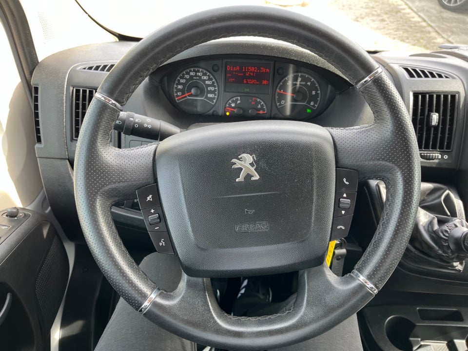 Peugeot Boxer 333 2,2 BlueHDi 140 L2H2 Premium