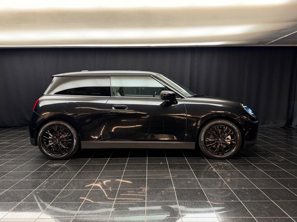 MINI Cooper SE Favoured Trim M 3d