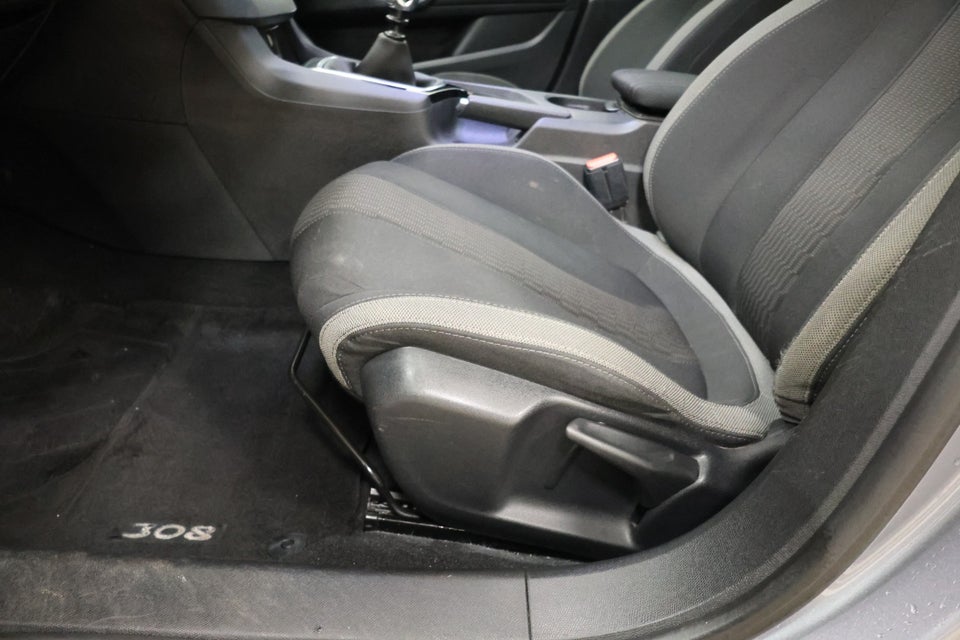 Peugeot 308 1,6 BlueHDi 120 Style Sky 5d
