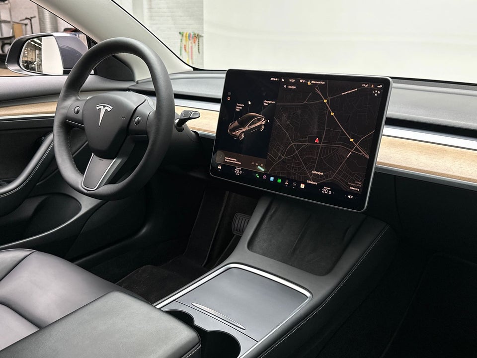 Tesla Model 3 Long Range AWD 4d